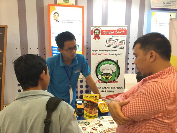 HendySetiono's tweet photo. Di #WMM2015 bisnisnya  variatif, seru, penuh inovasi. contohnya  ada Lumpia basah, @Lumpia_Masmiun @wrausahamandiri http://t.co/1BKAFGzFk9