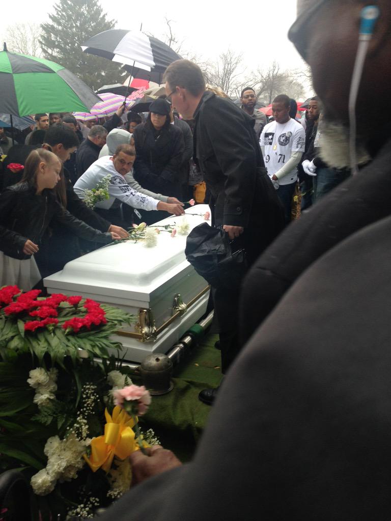 Olom215's tweet image. Rest in peace young..I'm going to miss you bro I dropped a couple tears for you too somthing light lol #ripdanny