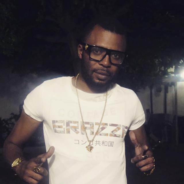 COMMEdesBRAZZA's tweet photo. Trésor Mvoula #COMMEdesBRAZZA #Congo #Brazza #Team242 #CestLaPartieLa http://t.co/Z70TLbJX7G