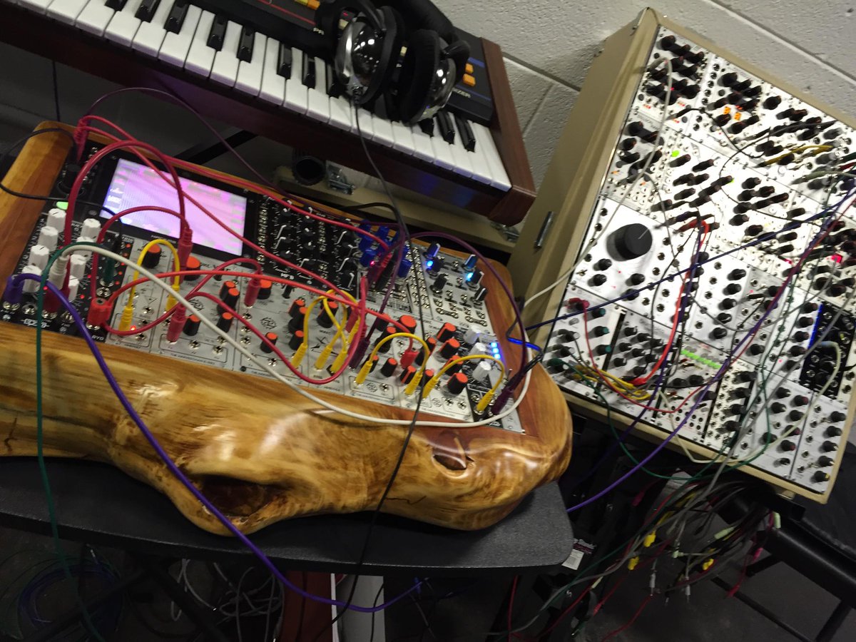 MarkMosher's tweet photo. Happening now at Exdo event center #denversynth http://t.co/RgKdtiJwAk