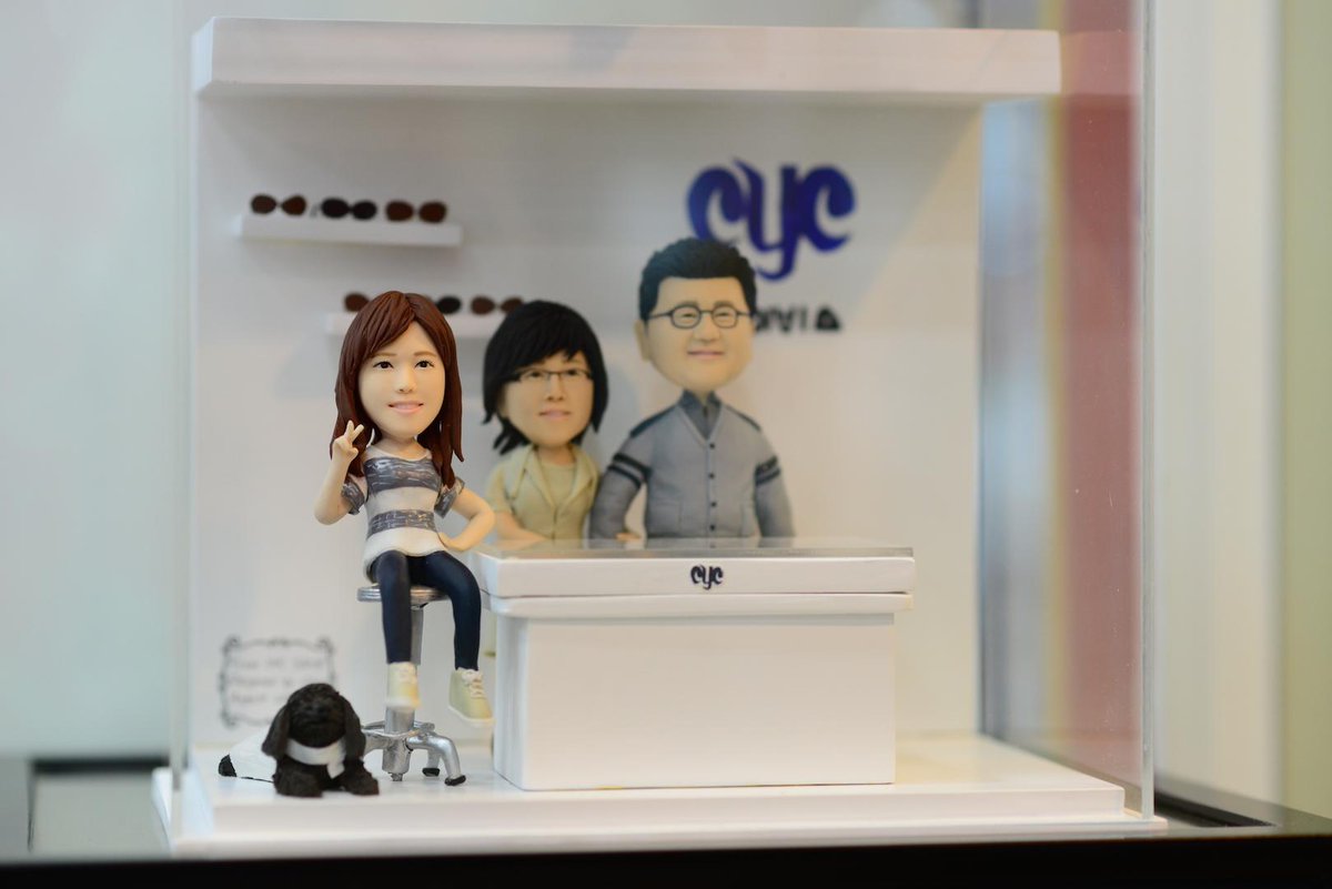mootif's tweet photo. มีของทั้งตุ๊กตาน้องแทตัวเล็กๆ สมุดภาพ ข่าวน้องๆ จิงเจอร์ก็ยังมี น่าร้ากกก น่ารักกก #eyebis #jeonju #taeyeon #snsd [2] http://t.co/QN8xbM4v2l