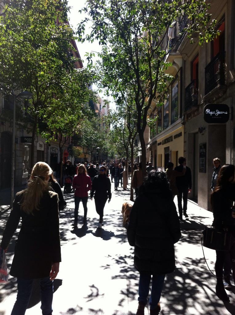 AniiRA10's tweet photo. #Madrid 🌇🍻👌😍 @Caarla93 @Neeus55 @MaartaRuiiz http://t.co/NCCXnRyroH