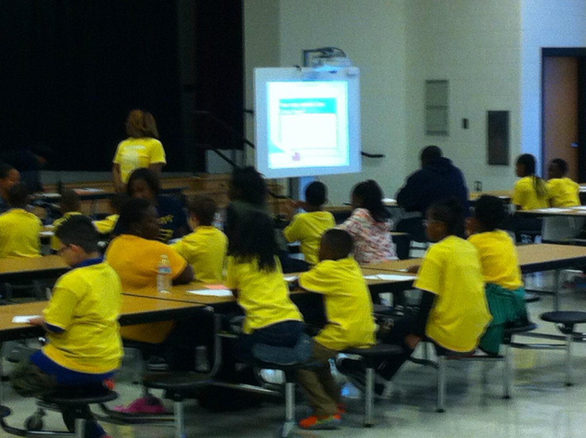 CliftondaleES's tweet photo. 3rd Graders working hard on the team competitions!  MATH RULES!!  #SLCMathBowl2015 http://t.co/vX8beNZCJo