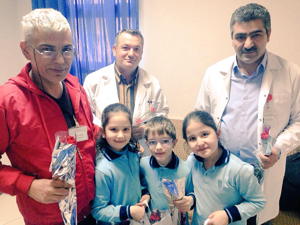 Sağlık alanında çalışan tüm velilerimizin "14 Mart Tıp Bayramı"nı kutlarız.