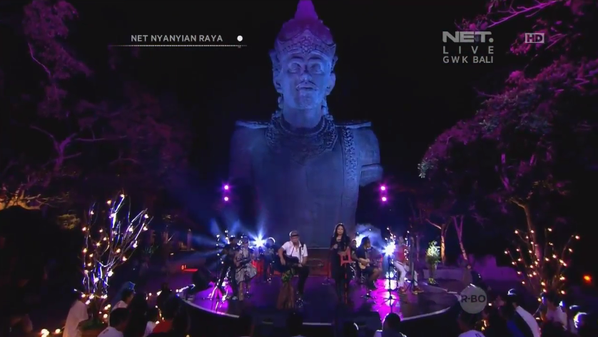 Ijinkan aku membuktikan
Inilah kesungguhan rasa
Ijinkan aku menyayangimu #NET_NyanyianRaya