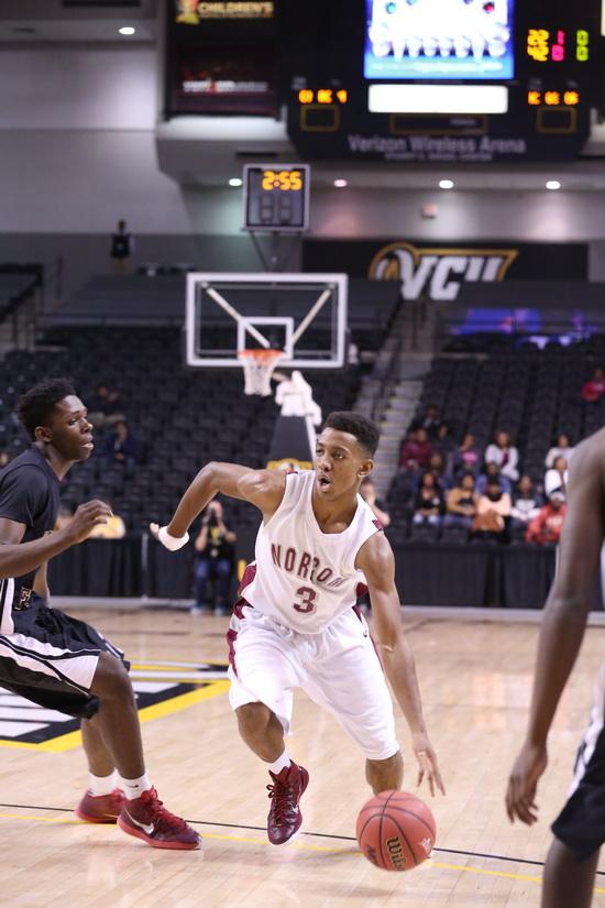 BobLImages's tweet photo. #Norcom vs #KingFork 4A State Final 19-19 at half
@hatfieldsports @HRVarsity @jay_hawkins2 http://t.co/e1lyGbSozc