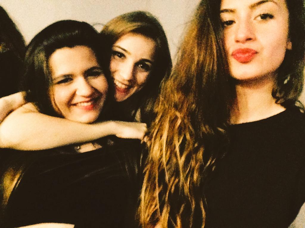 AmandaSerra97's tweet photo. De lo bueno lo mejor 👉💜 http://t.co/8qgx8zzqMY