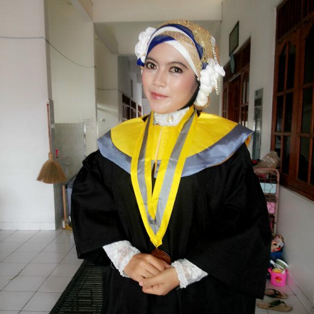 urunan_sedekah's tweet photo. Selamat Atas Wisuda Magister @DestriaEfliani Founder #urunansedekah 140315 | Makin berkah dan melejit ke langit | http://t.co/FoGZtNgY9V