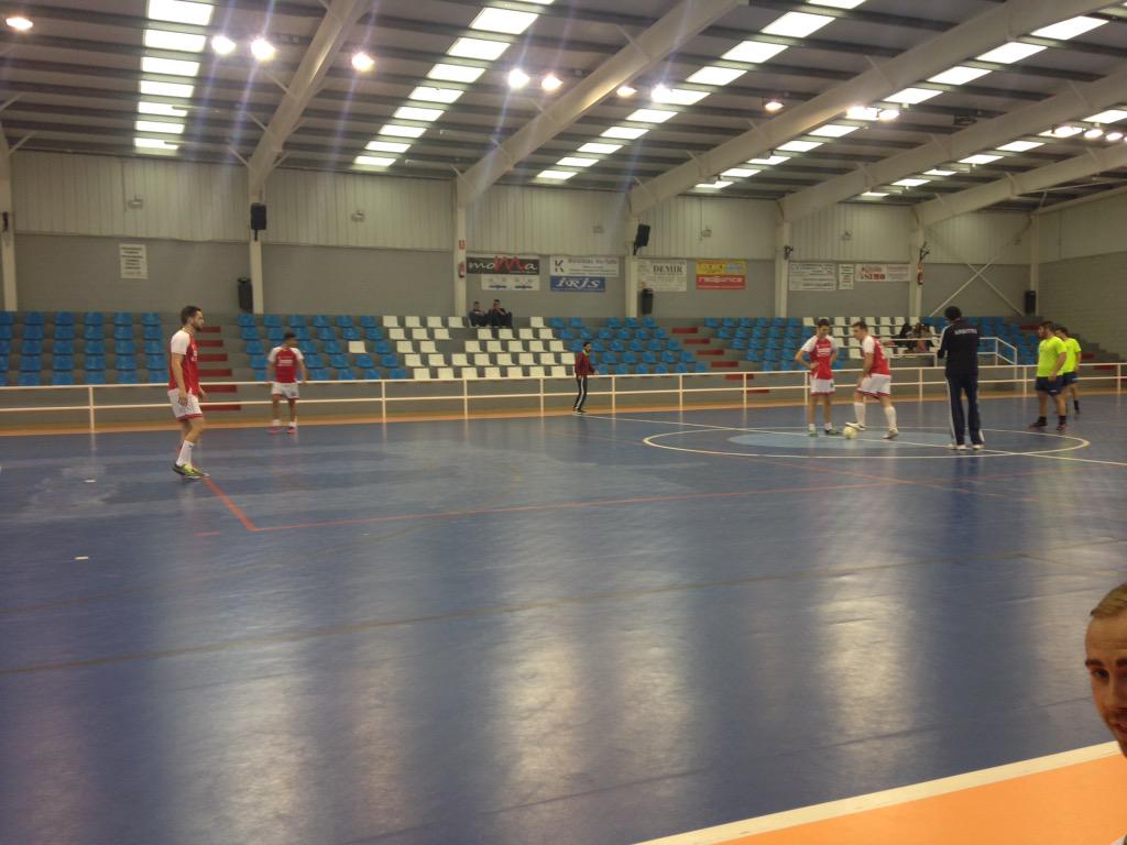 _Dazz's tweet photo. Esto empieza ya @FutsalVelez #APorLos3Puntos http://t.co/FUelBJNnTV