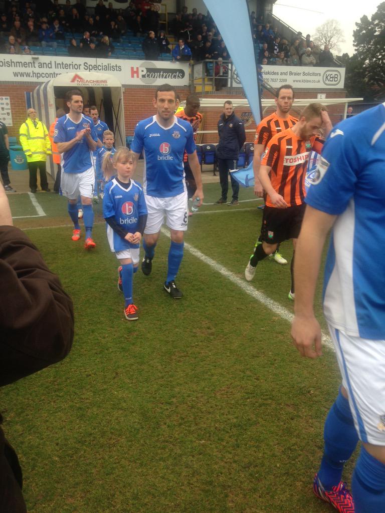 Johnnylager1975's tweet photo. Mascot day!! @eastleighfc @Eastleigh_TSSC @Sezzanewts @gazza2217 http://t.co/BMGSq76M03