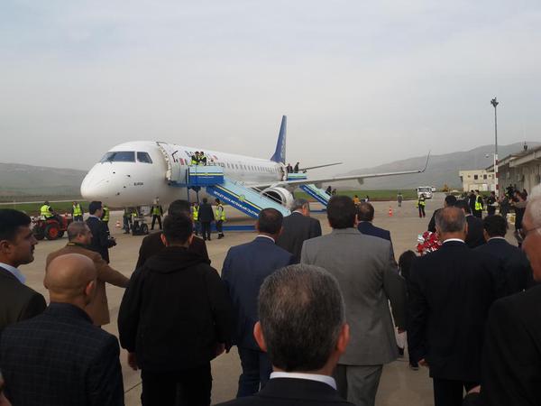 HE_eryesil's tweet photo. Siirtliler bugün başlayan İst-Siirt uçak seferine sahip çıktı.
Teşekkürler Siirt... http://t.co/KFfQWVYKAO