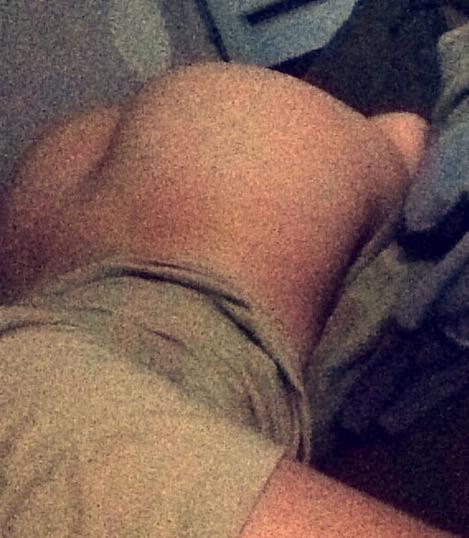 area_exes's tweet photo. #areacode 806 #exes #ass #humppillow #bedselfie #datass #sexy #curves http://t.co/ugzc87PtQz