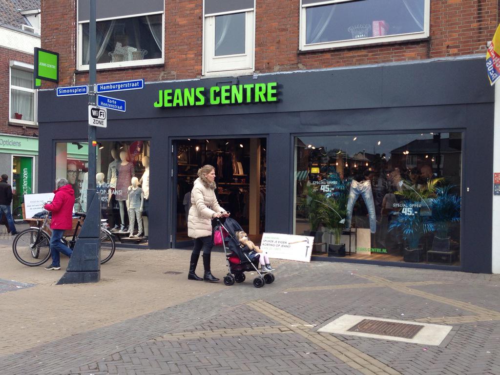 shoppenindoetinchem on Twitter: "Jeans Centre Doetinchem is weer open.  #Doetinchem #jeanscentre #shoppen http://t.co/z1UEQoY3fH" / Twitter