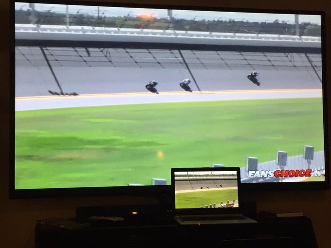 I DO LOVE MOTORCYCLE RACING!!! http://t.co/yEavwPFwWj<a href="/tag/bethethunder"class="tags"><span>#bethethunder</span></a><a href="/tag/gobolts"class="tags"><span>#gobolts</span></a><a href="/tag/golightning"class="tags"><span>#golightning</span></a>