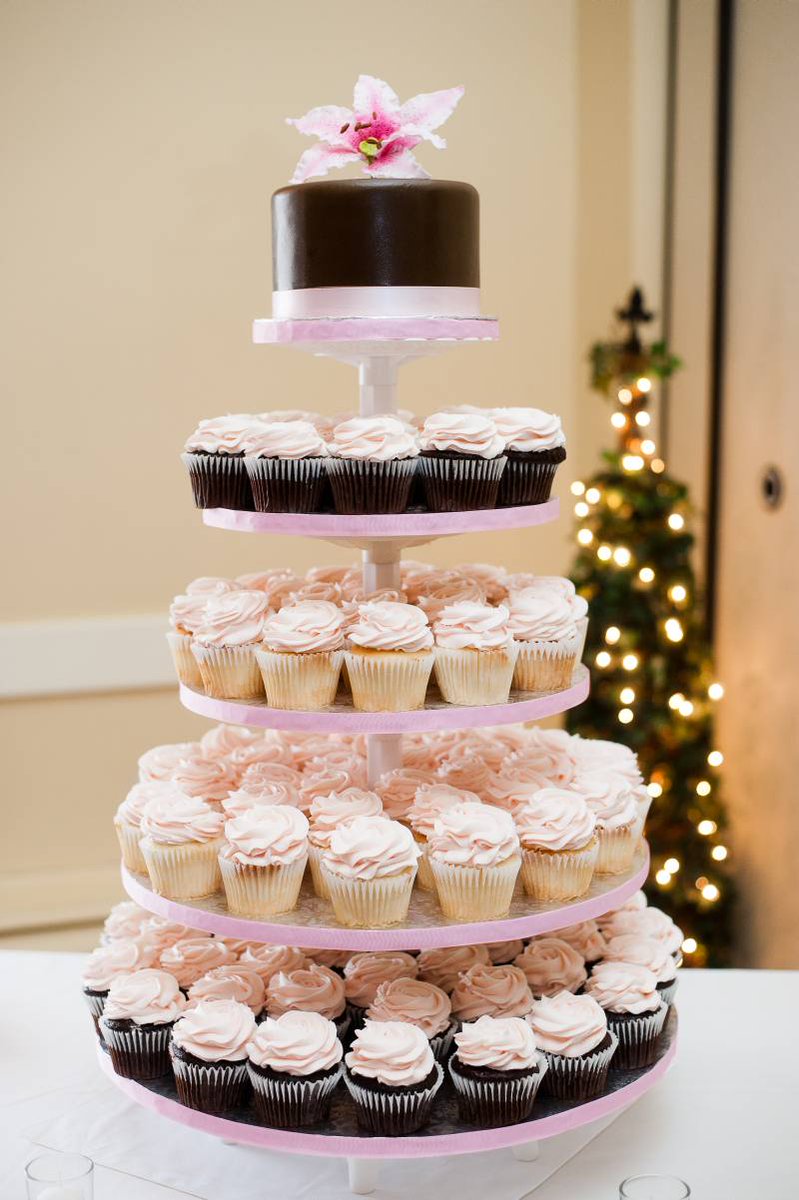 cupcake8221's tweet photo. Are you going to get married?#IESEGSMM@Wedding cakes http://t.co/iF12vuxufo