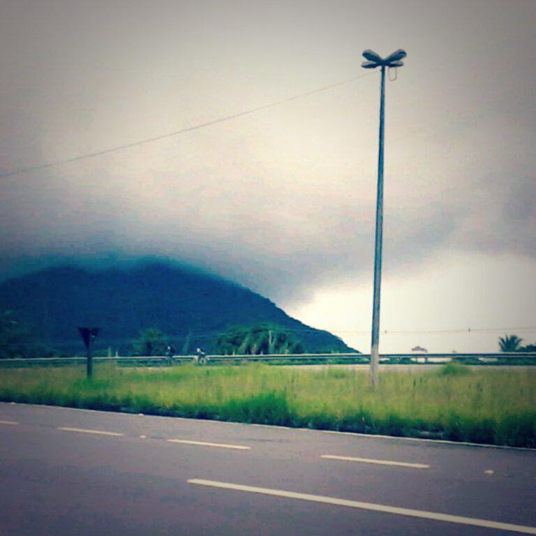 sasukesaito's tweet photo. #caraguatatuba http://t.co/Thwk3iw3hi