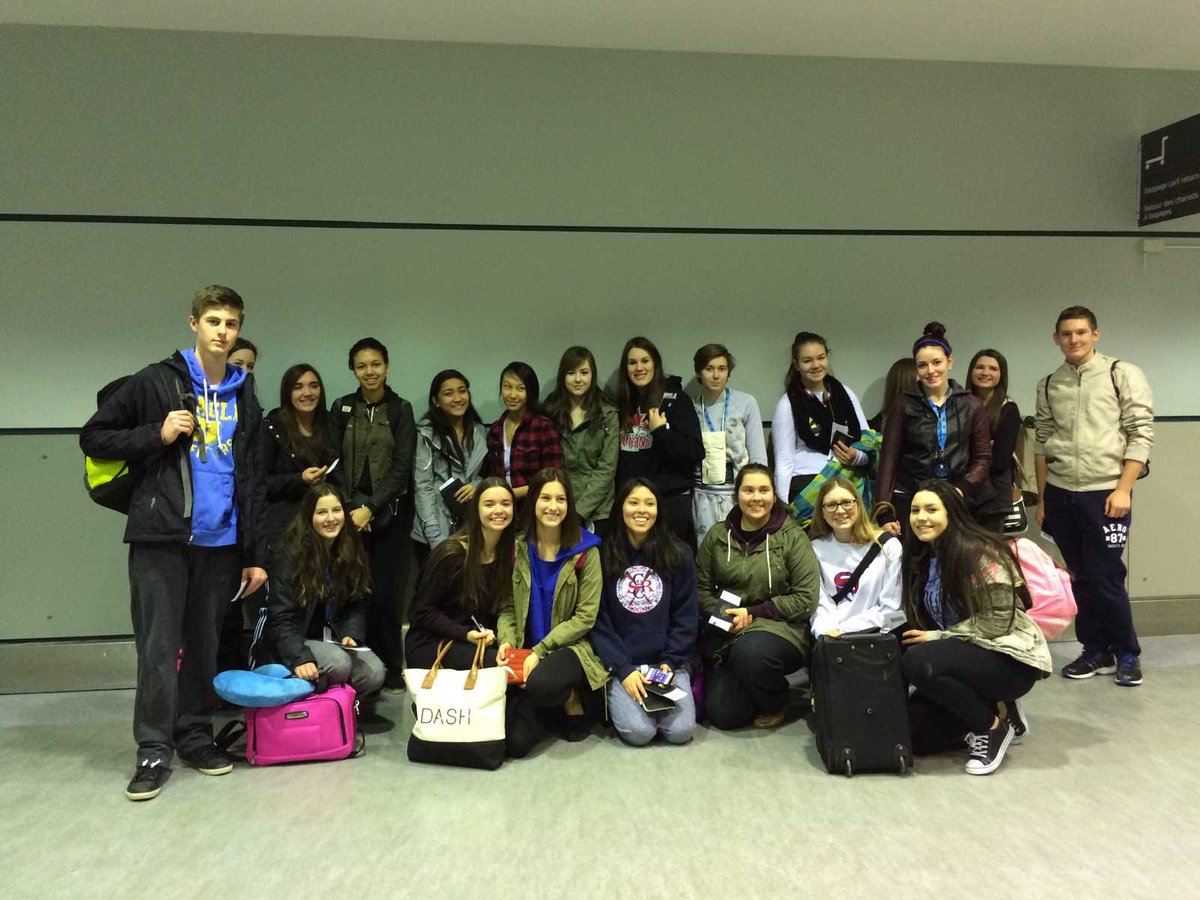 dmchsofficial's tweet photo. Look at these European beauties. Already been to Paris and the Eiffel Tower. #marchbreak2015 http://t.co/ED3FCjTENF