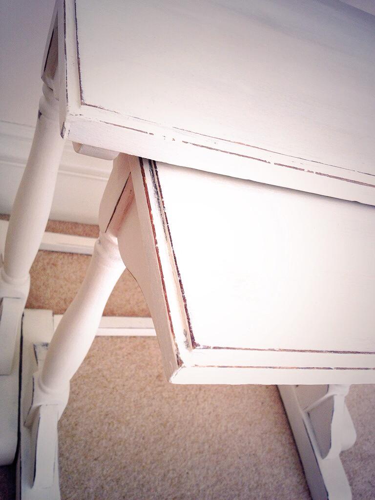 shabbychiccasey's tweet photo. #distressed #edges #shabbychic #ideas! 🌸 http://t.co/BBAIf9U1zA