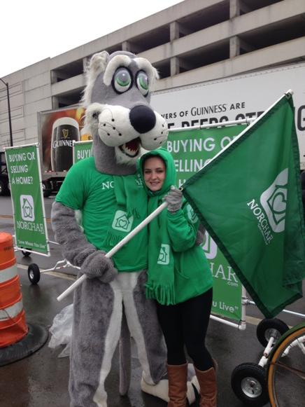 jo_ledbetter's tweet photo. Welcome Houzer to our team! #norchar #roc #stpaddysdayparade #realestate #realtor #GRAR http://t.co/3AjQWXSZMZ