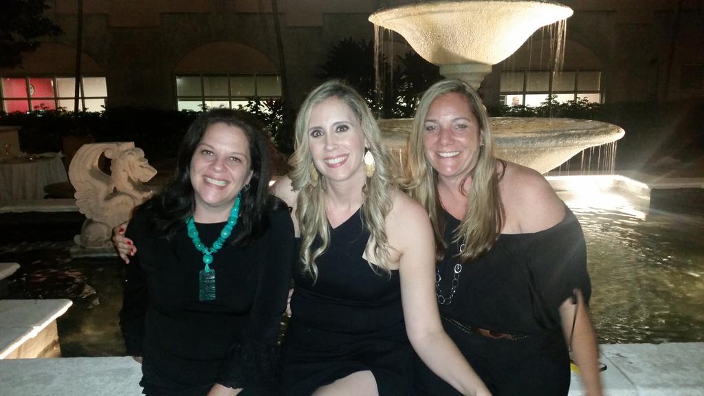 aileenabella's tweet image. #PRGirls having a pow wow! Big plans and on to the next project with @aidaphillips and @Silvia_Prado! #Wow2015