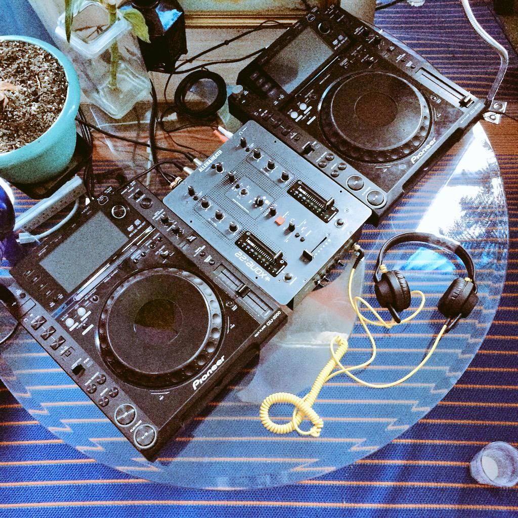 SpinnersLondon's tweet photo. #ENVY @A_Village_Raid #CDJ2000 @PioneerUSA @PioneerDJ #Brooklyn #style #NYC http://t.co/5wSGwsz3dc