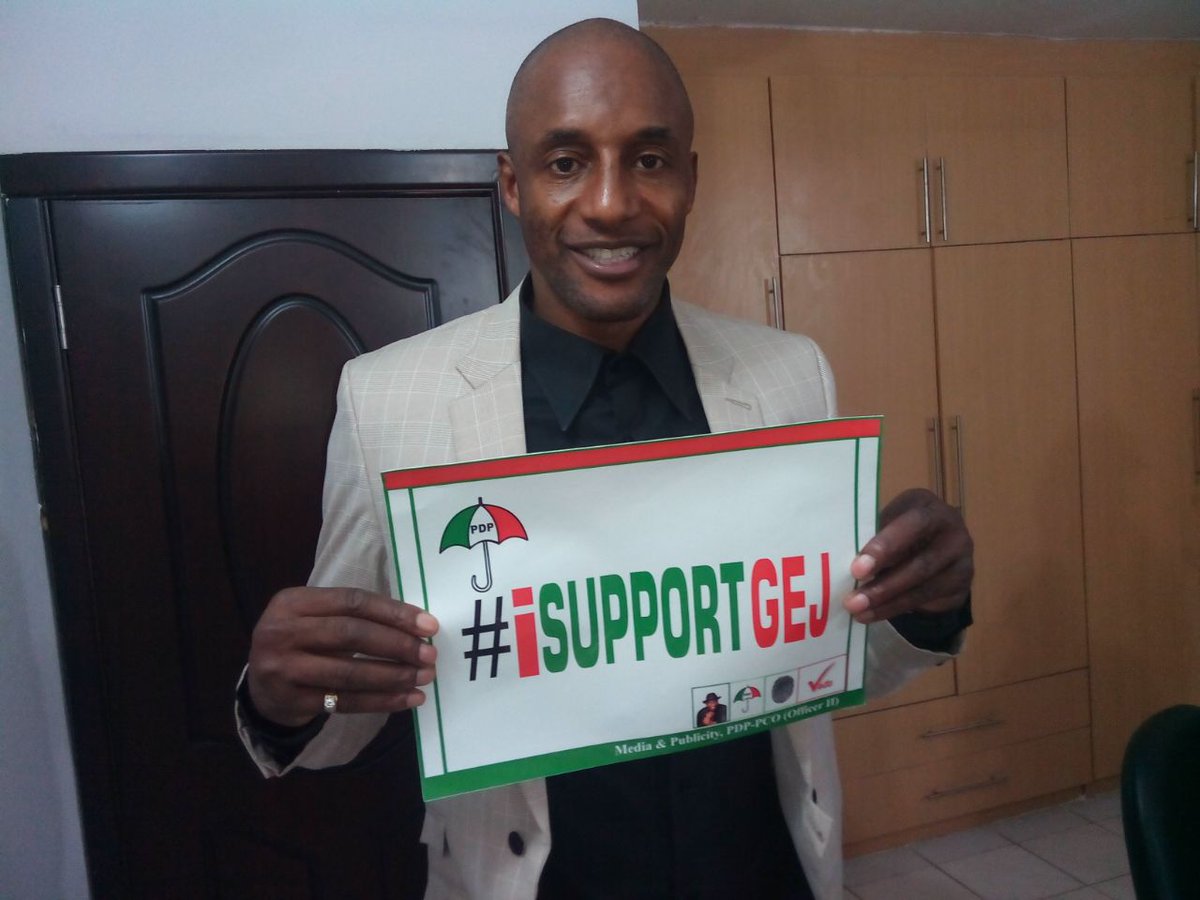 Isupport_GEJ's tweet photo. #JohnFashanu declaring for #GEJ #ISupportGEJ @pdpmediaroom247 @mrayedee @NwanneGEJ @mr_ochonogor @naijacynth @skiwo http://t.co/GJ9wxiIZ5k