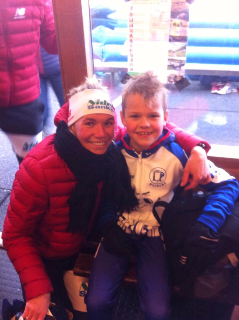 NBschaatsteam's tweet photo. Hierbij een sfeerimpressie van de schaatsclinic verzorgt door het NBschaatsteam @JaapEden Een super geslaagde dag! http://t.co/bZVKltYOFf