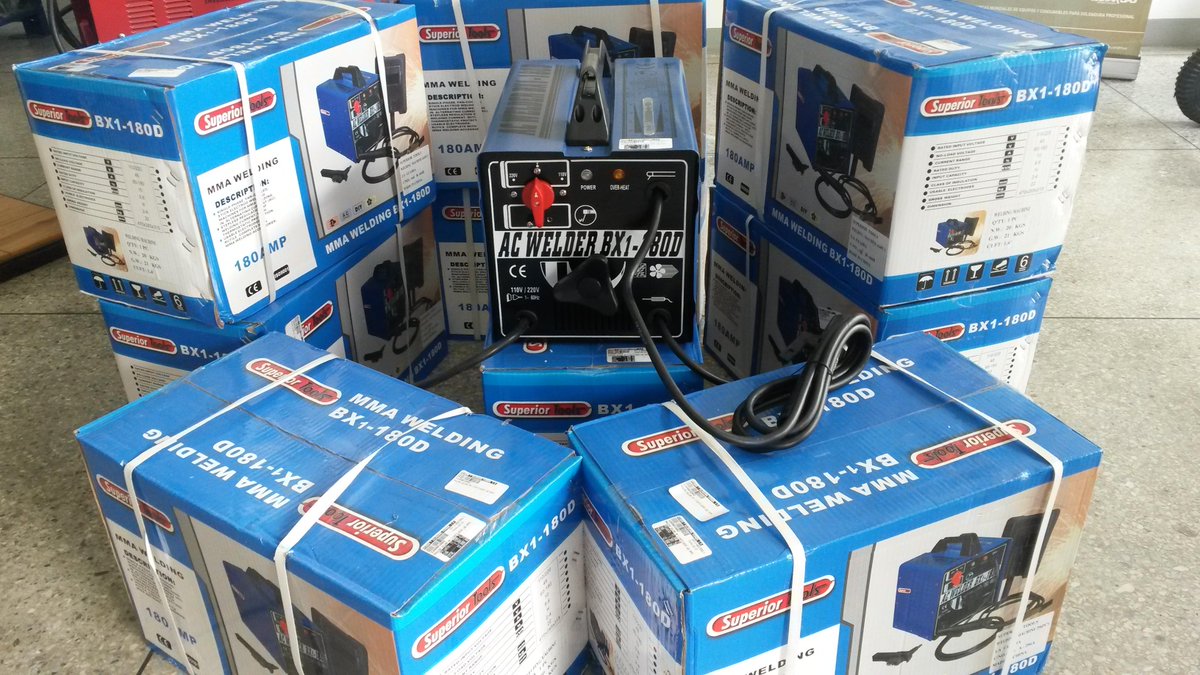 Oxisolmir's tweet photo. maquina de soldar 180 amps con ventilador Bs: 12.990.00 ya incluye iva http://t.co/fUodMzAm7a