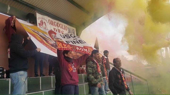 ResRomaCalcioFe's tweet photo. #ResRomaMozzanica MA CHE NE SANNO LORO.. #irRESponsabili #unicograndeamore #ilmegliodeveancoravenire 💛❤️ http://t.co/wDLCT4f4tc