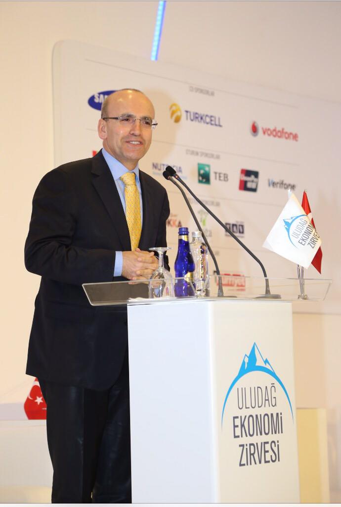 memetsimsek's tweet photo. Uludağ Ekonomi Zirvesin'de sunum Yaptım.
http://t.co/kOdMuObjGV
#UEZ2015 http://t.co/tB4b7MsBmO