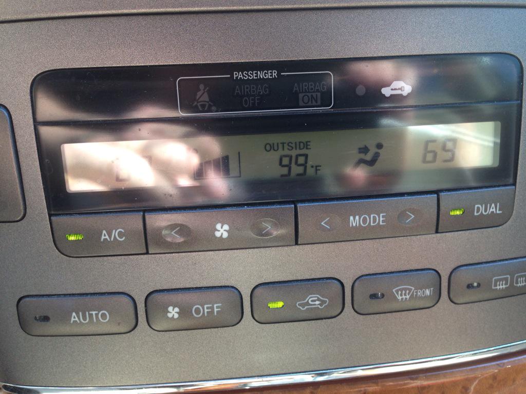 KidwellBrad's tweet photo. Is my car reading the outside temperature correctly?! I think soooo! It's hot in LA!! http://t.co/xMG19ixRuE