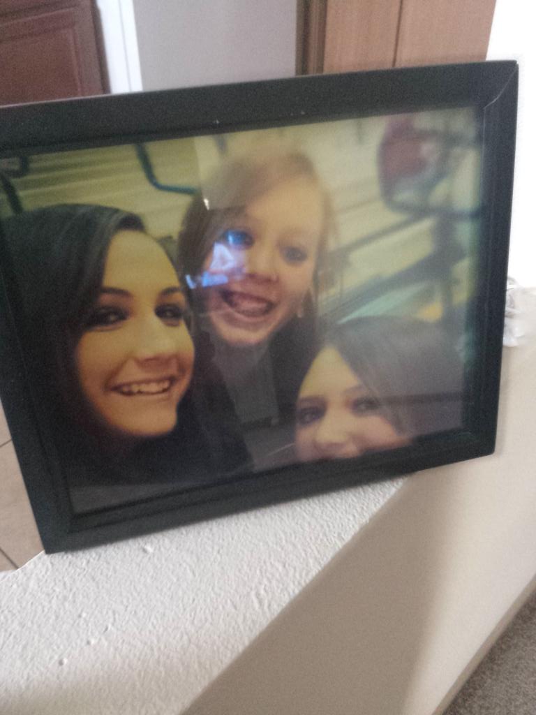 AllisonMill25's tweet image. But damn I miss her. However I always have my angel near👼💙 #ItDoesntGetEasier