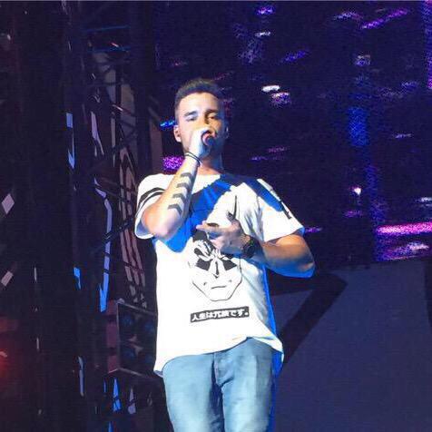1D_y_k_1D's tweet photo. Liam日本語Tシャツ着てくれてる😸💕
可愛いうれしい😆💖💖
#KCA #Vote1DUK http://t.co/5DKSlRle5s