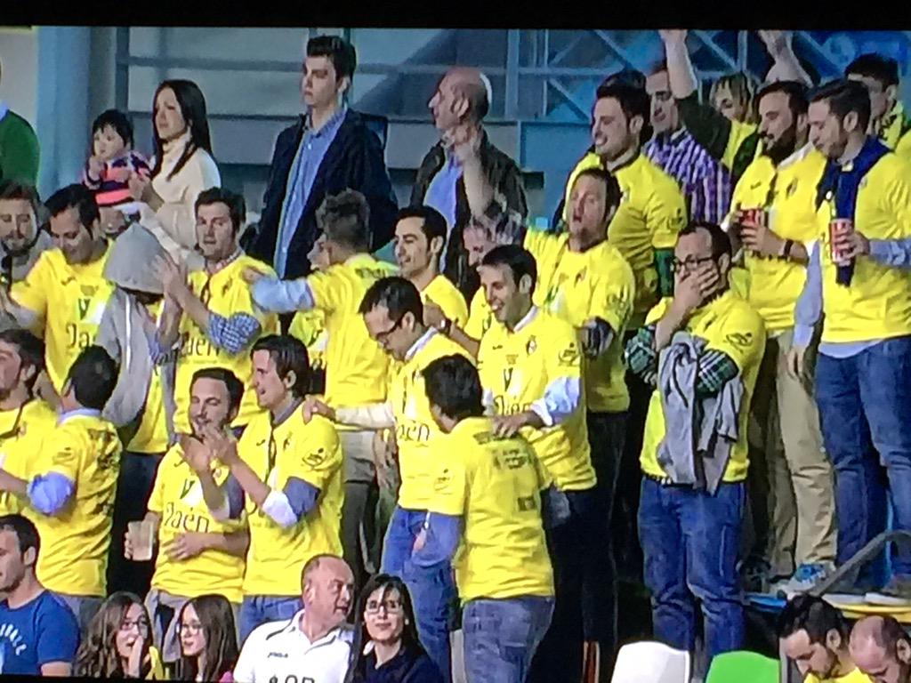 RFAF's tweet photo. #Jaen disfruta de la fiesta @JaenFS que logra meterse en la final #CopaLNFS con Gonzalo protagonista #orgulloandaluz http://t.co/VE9AWPkNpU
