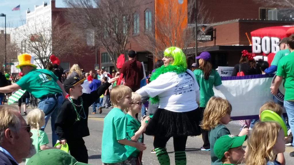 AngieKansas's tweet photo. St Patrick's Day parade! #WichitaEvent #StPatricksDayParade #KAKEnews http://t.co/OZ4uPqI04d