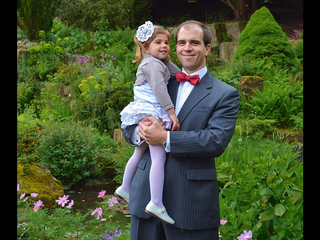 VisualoUK's tweet image. Are you looking for a photographer?  #weddingphotos #hampshireweddings