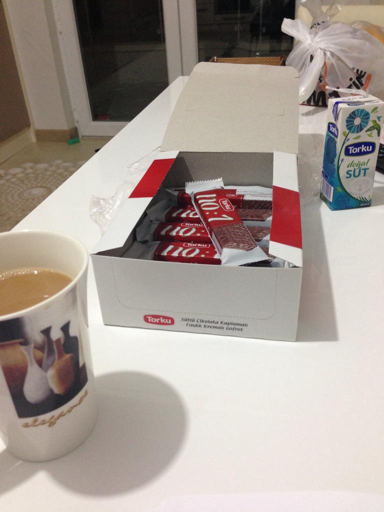 AkkusElcin's tweet photo. @torkucikolata kaç tane yiyebilirsiniz??? http://t.co/Ar5QT6i3tg