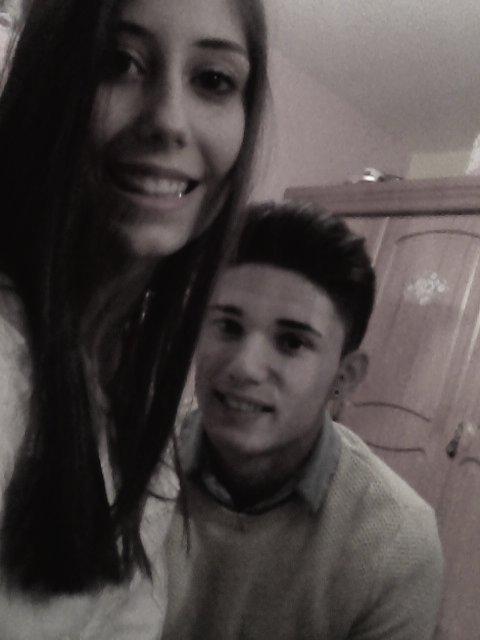 "<a href="/antoniolison/">Antonio Lisón</a>: Con mi churri que nos vamos de cenica 👍 <a href="/BayonaMula/">marina bayona</a> te quiero tonta ♥ "