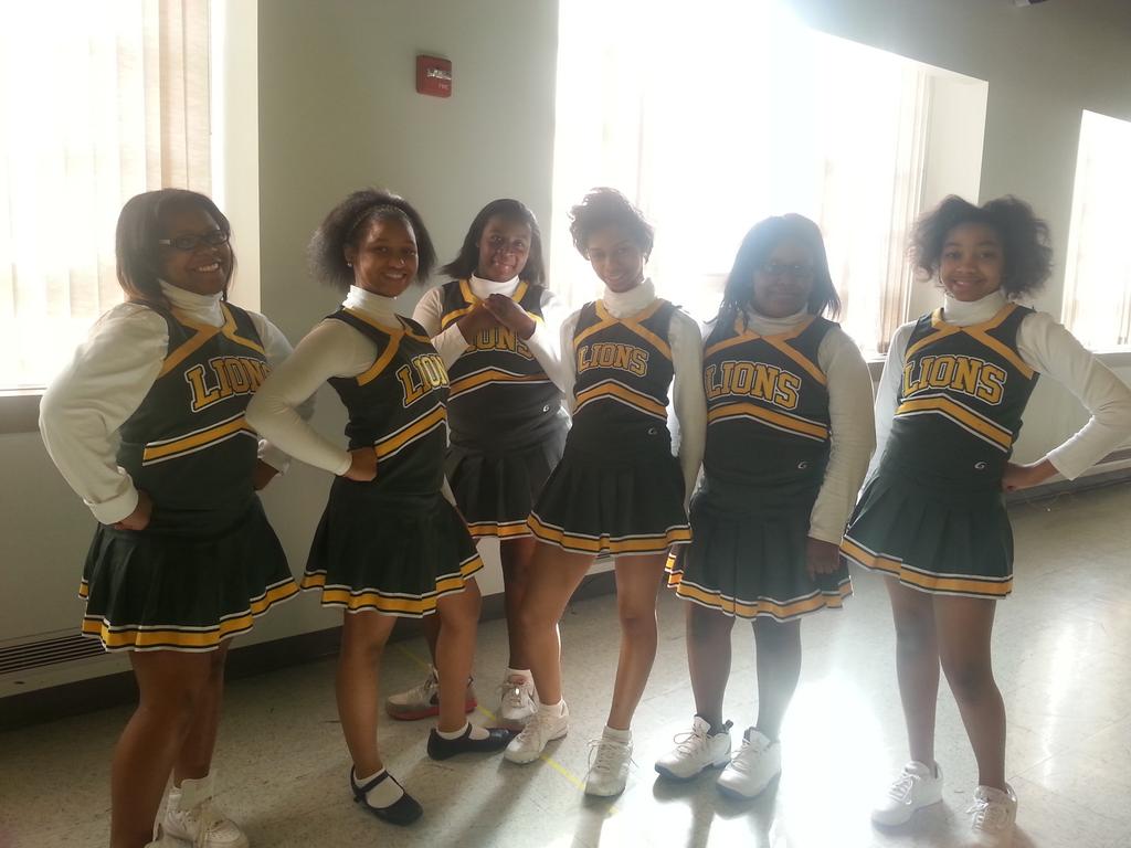 Firstgrade_AKP's tweet photo. Akron prep cheerleaders! http://t.co/XzkfyynuPa