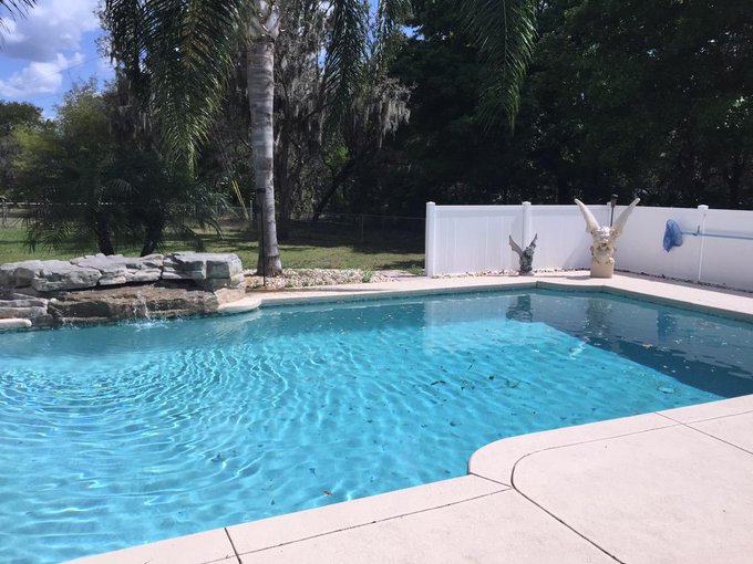 SOOO after the race, I think I will be jumping in this. Gotta clean out all the leaves somehow ;) http://t<a href="/tag/letsgobolts"class="tags"><span>#letsgobolts</span></a><a href="/tag/boltslife"class="tags"><span>#boltslife</span></a>