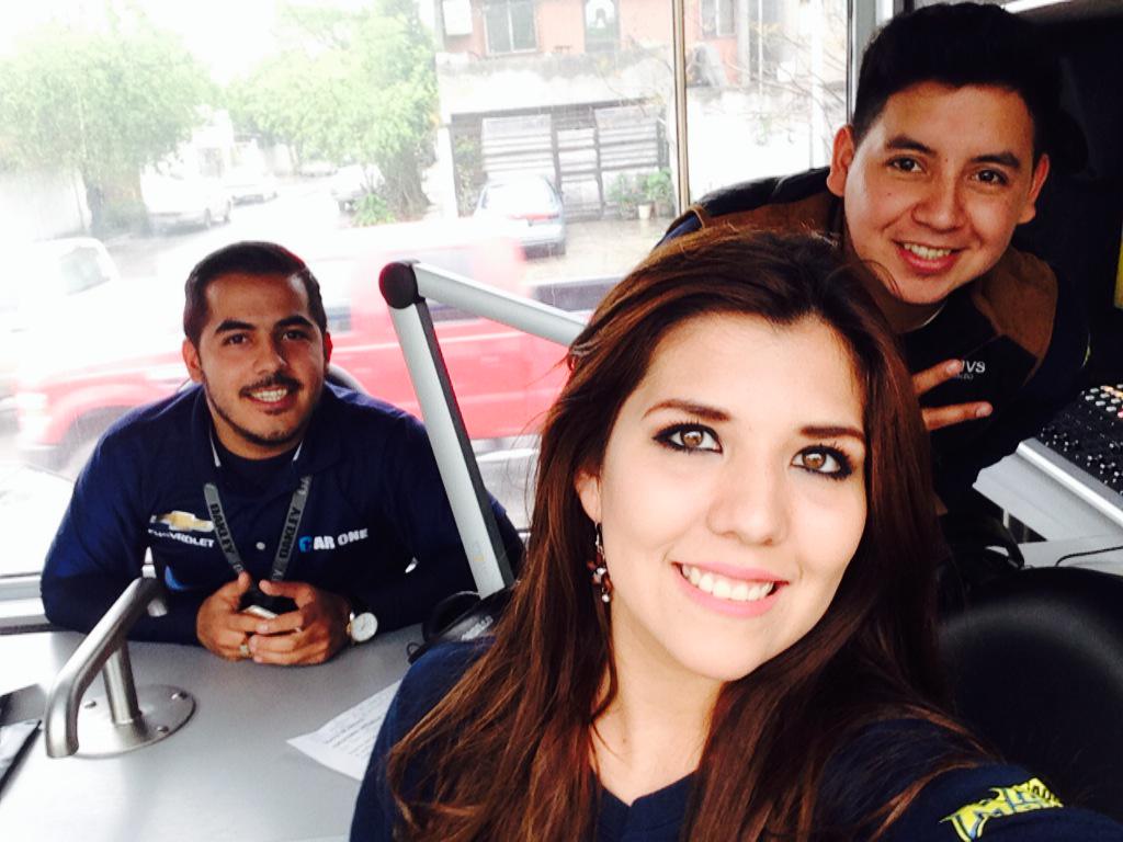 michcazares1's tweet photo. Estamos transmitiendo en cabina móvil con #CarOne en la caravana Car One Chevrolet @LAMEJORFMMTY @GerardoSalazarr http://t.co/rmd59xU6fD