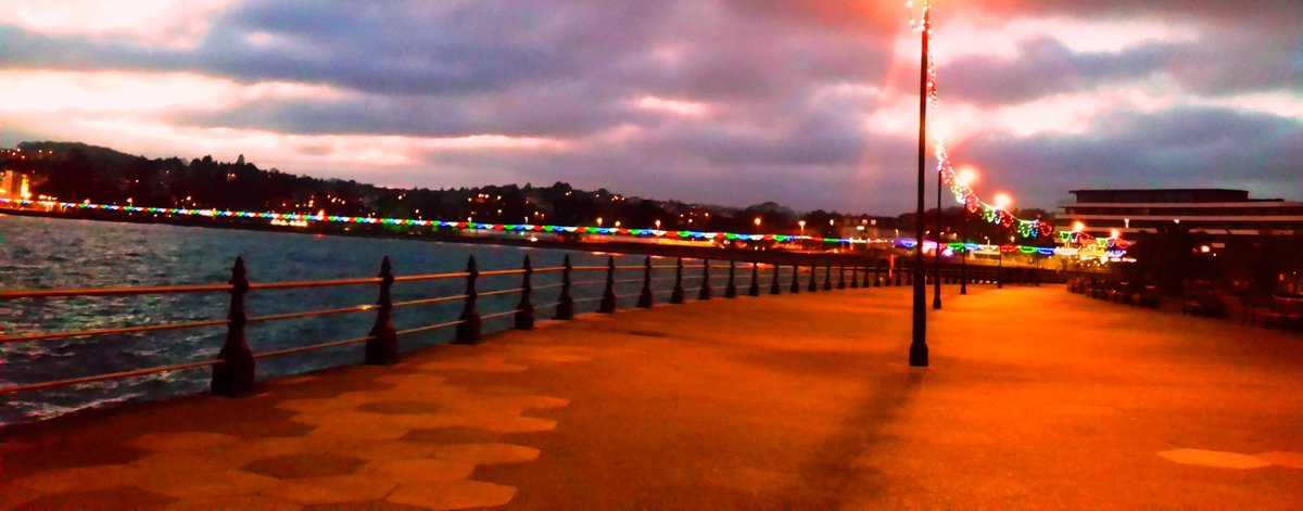 VisitTorquay's tweet image. Thanks to everyone following my new account already:)  #Torquay in the evening - where better?! #VisitTorquay #ETW15