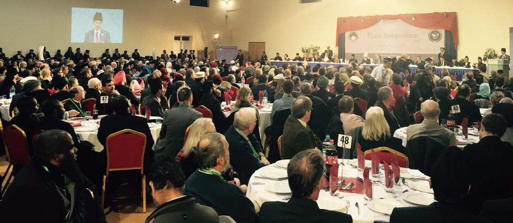 pressahmadiyya's tweet photo. 1000 people gather advocating world #Peace &amp; #Harmony at the #PeaceSymposiumUK http://t.co/1ikbqtjjbn