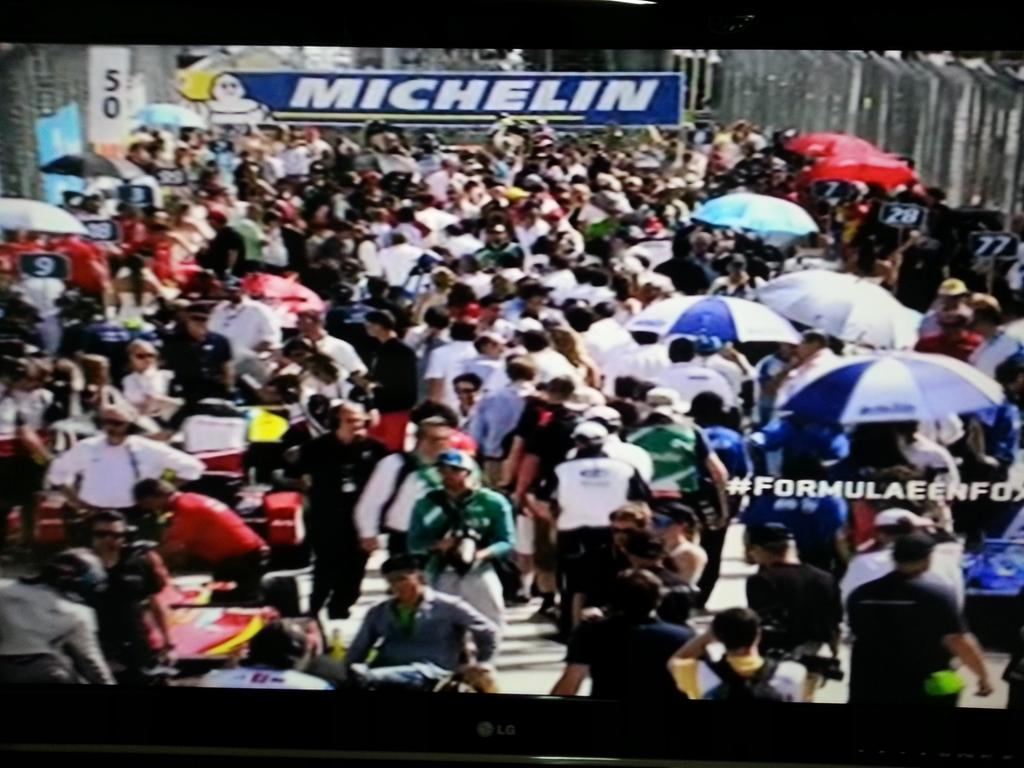 gustaricar2013's tweet image. #EPrixMiami #FormulaEenFOX Ya mirando la transmisión por #Fox3 con @damonrelator @PabloSchillaci y @EnricoTornello
