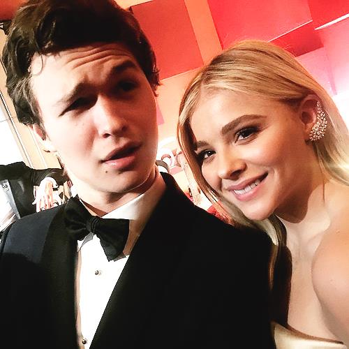chloegmbr's tweet photo. Como Chloe é Amiga e vai trabalhar pela 2º vez em 1 filme com Ansel Elgort e hoje é seu niver Parabens Ansel Elgort! http://t.co/GNhfUYINmN