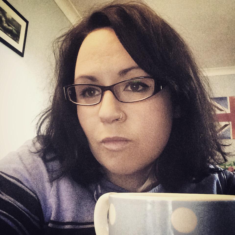 bex_got_tea's tweet photo. Officially a #PTSW #PartTimeSpectacleWearer I'll get used to them I spose.. 👓 http://t.co/zEzUOrcyyQ