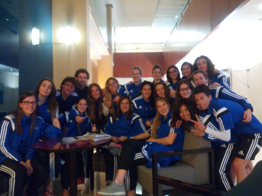 RSHockeyFemenin's tweet photo. Kopako finalerako prest!! Preparadas para la final de la Copa!! #AtxurrakGora @RealSociedad http://t.co/X84WDZBTLX