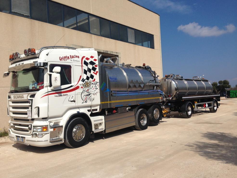 Motrice e rimorchio ADR Longo