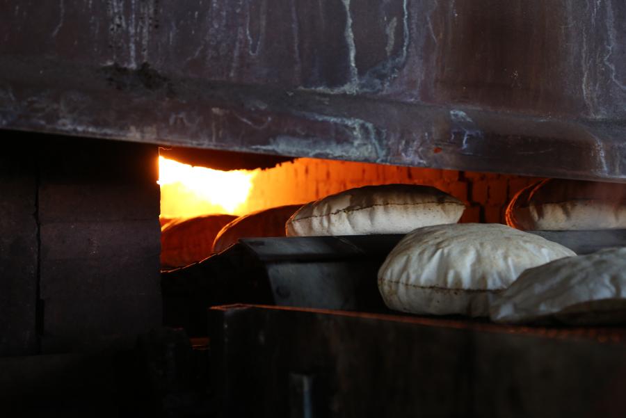 WFP's tweet photo. Since 2011, bread prices in #Syria's hardest-hit areas increased up to 1000% http://t.co/AecSpagNZb #SyriaHunger http://t.co/RKg08qrU10