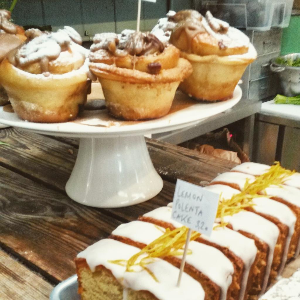 PoshPedlar's tweet photo. Scrumptious! .@altrinchammkt .@WolfhouseAlty #altrincham
#cakedup #notfatfree #poshpedlar http://t.co/6xJAyNpoh4